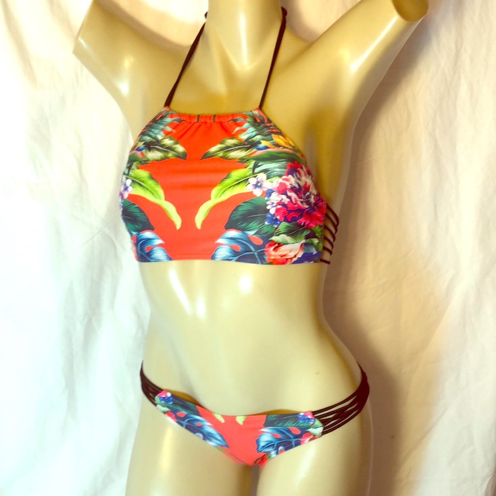 DAMSEL Floral Bikini top Medium & bottom Large